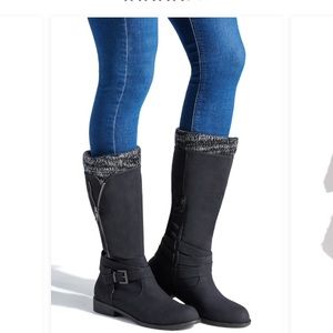 New Shoe Dazzle slouchy black tall sweater boot